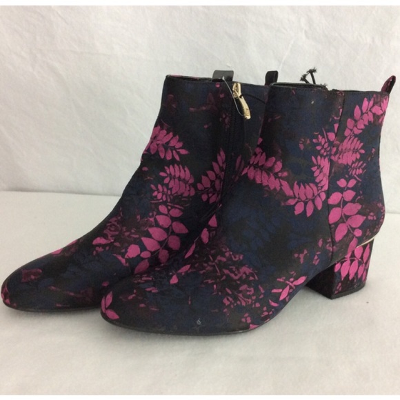 Liz Claiborne Gina Women’s Bootie NWT - Picture 2 of 8